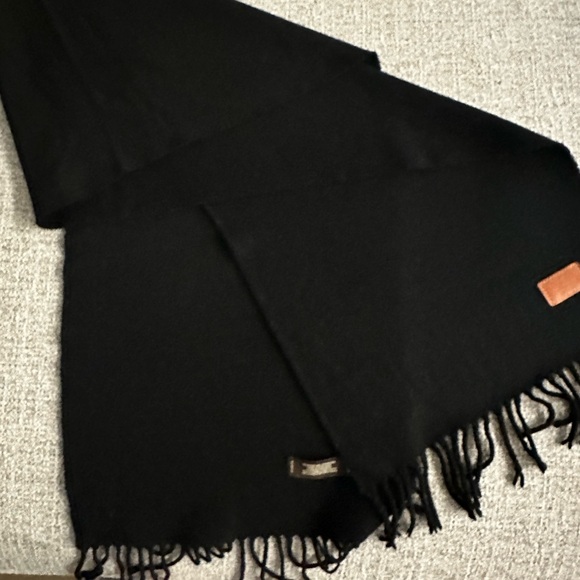 Coach Black Fringe Scarf - Picture 4 of 7